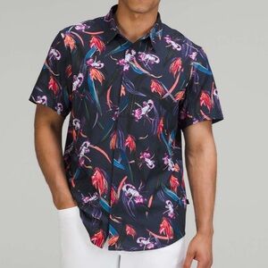 Lululemon Airing Easy Short Sleeve Shirt - XXL -
Veiled Floral True Navy Multi